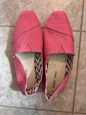 Toms Pink Canvas Slip-On Flats